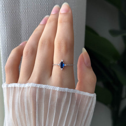Sapphire Blue Star Chain Ring